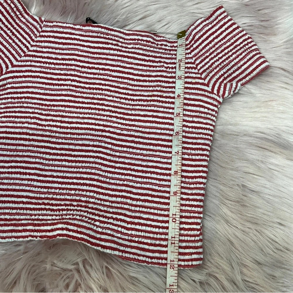 Divided red and white striped crop top super stretchy - Picture 6 of 10